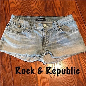 𝅺ROCK‎ & Republic shorts.